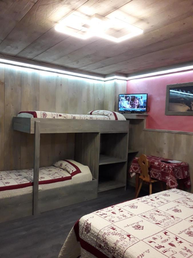 Hotel Florian نوس المظهر الخارجي الصورة