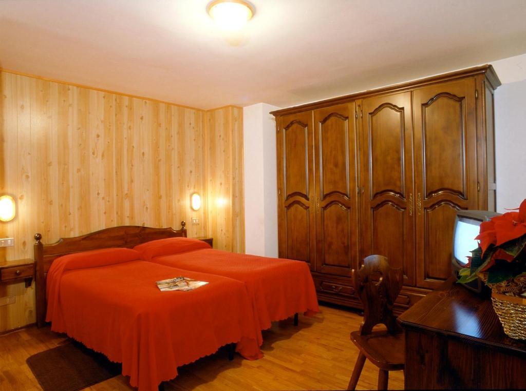 Hotel Florian نوس الغرفة الصورة